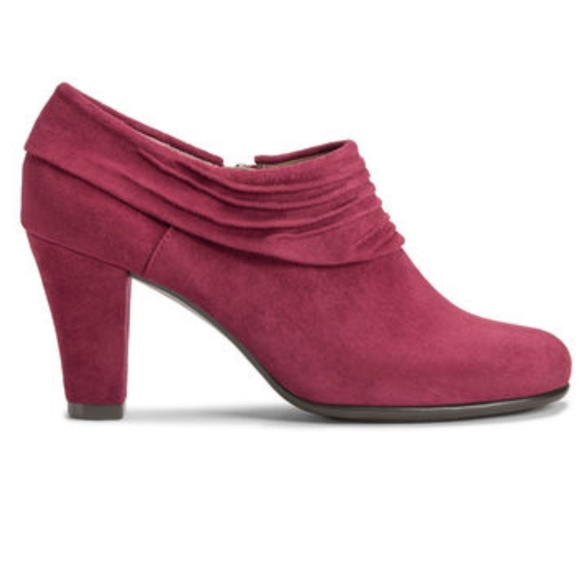 AEROSOLES Shoes - BRAND NEW Aerosoles Starring Role Booties in WINE